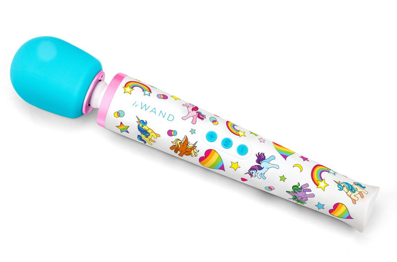 le Wand Massagestaaf met eenhoorn dildo en 20 vibratiestanden - Regenboog