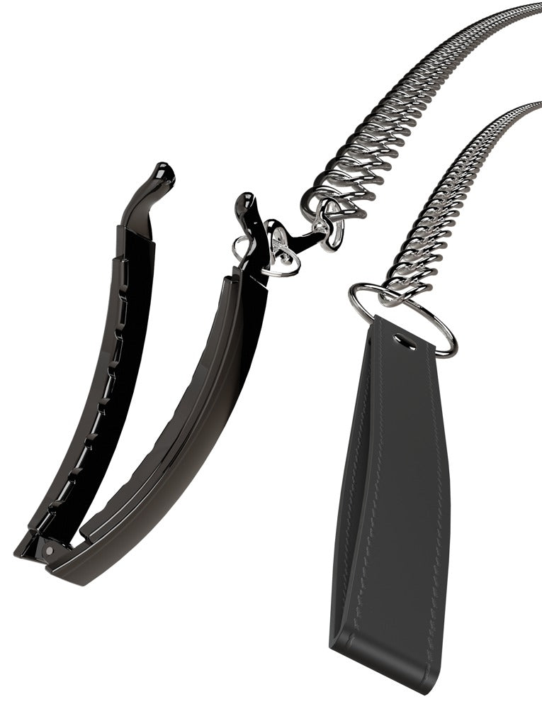 BK Pussy clamp with a leash